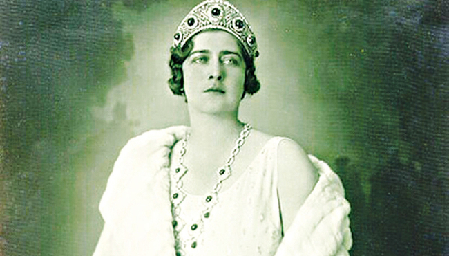 Kraljica Marija Karađorđević - Žena kralja Aleksandra I Karađorđevića, rođena je u mestu Goti, u Rumuniji. Bila je kraljica koju je tadašnji srpski narod obožavao. Blagog karaktera i posvećena porodici. Krasio je nadimak „minjon“. Bila je veliki zaljubljenik u automobile, a zanimljivo je da je upravo ona  i prva žena u kraljevini, koja je posedovala vozačku dozvolu.